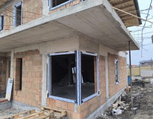 Ház 4 szobák eladó on Chinteni