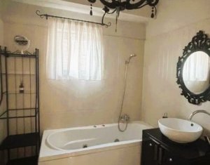 Lakás 3 szobák eladó on Floresti