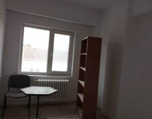 Appartement 4 chambres à vendre dans Cluj-napoca, zone Centru