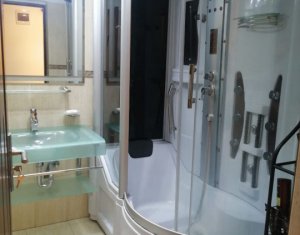 Lakás 3 szobák eladó on Floresti