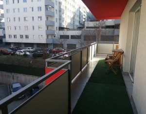 Lakás 3 szobák eladó on Floresti