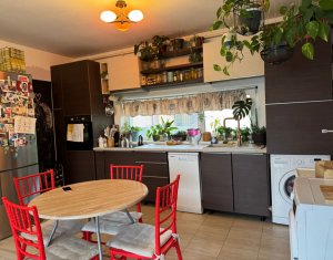 Lakás 3 szobák eladó on Floresti