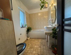 Lakás 3 szobák eladó on Floresti