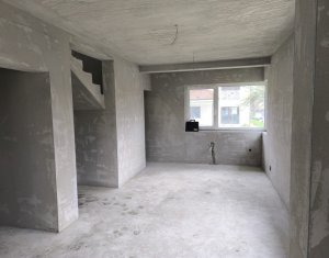 Maison 4 chambres à vendre dans Chinteni