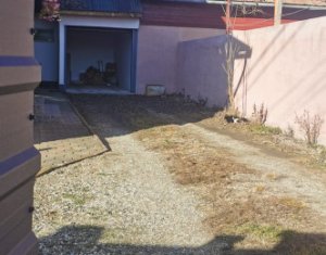 House 5 rooms for sale in Mihai Viteazu, zone Centru