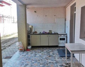 House 5 rooms for sale in Mihai Viteazu, zone Centru