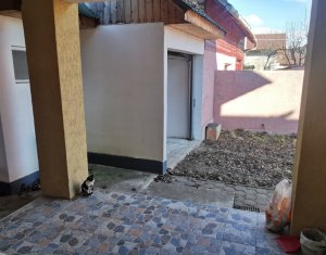 House 5 rooms for sale in Mihai Viteazu, zone Centru