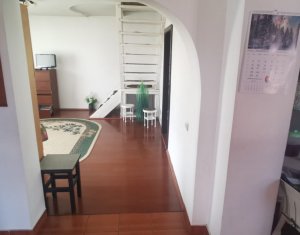 House 5 rooms for sale in Mihai Viteazu, zone Centru