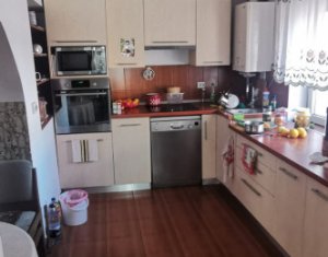 House 5 rooms for sale in Mihai Viteazu, zone Centru
