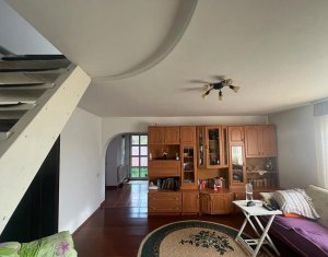 House 5 rooms for sale in Mihai Viteazu, zone Centru