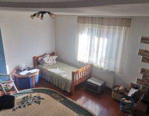 House 5 rooms for sale in Mihai Viteazu, zone Centru