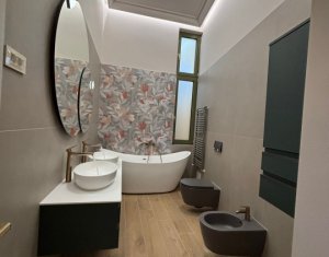 Lakás 4 szobák eladó on Cluj-napoca, Zóna Centru