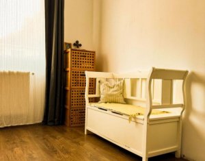 Lakás 3 szobák eladó on Floresti