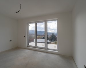 Casa moderna, zona SunGarden, pompe de caldura, natura