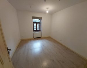 Maison 20 chambres à louer dans Cluj-napoca, zone Andrei Muresanu
