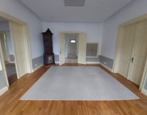 Maison 20 chambres à louer dans Cluj-napoca, zone Andrei Muresanu