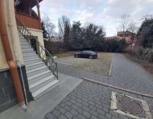 Maison 20 chambres à louer dans Cluj-napoca, zone Andrei Muresanu