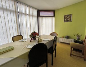 Ház 22 szobák eladó on Caseiu