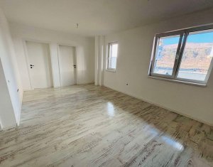 Lakás 3 szobák eladó on Floresti