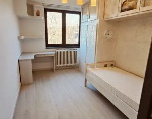Appartement 3 chambres à vendre dans Cluj-napoca, zone Plopilor
