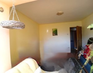 Apartament 3 camere, cartier Intre Lacuri, 2 balcoane, etaj intermediar, parcare