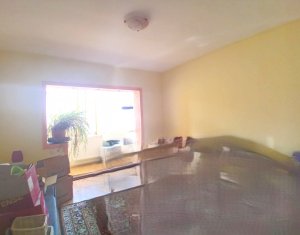 Apartament 3 camere, cartier Intre Lacuri, 2 balcoane, etaj intermediar, parcare