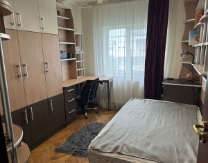Appartement 3 chambres à louer dans Cluj-napoca, zone Manastur