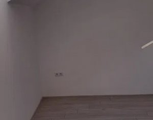 Appartement 4 chambres à vendre dans Floresti