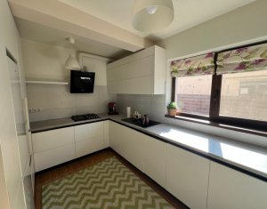 Ház 5 szobák kiadó on Floresti