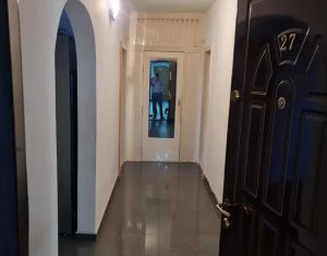 Vând apartament 3 camere, Dambu Rotund