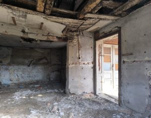 Oportunitate investitie, casa demolabila cu 20.032 mp teren, periferia Dej