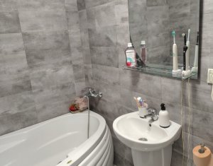 Apartament cu 3 camere, mobilat, parcare, zona Sesul de Sus, Floresti