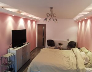 House 8 rooms for sale in Luna De Sus