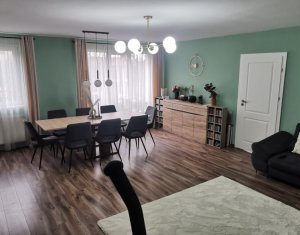 House 8 rooms for sale in Luna De Sus