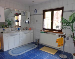 Ház 6 szobák eladó on Baisoara