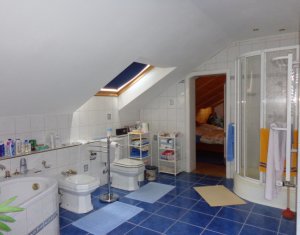 Ház 6 szobák eladó on Baisoara