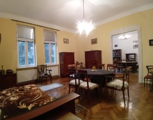 Appartement 4 chambres à vendre dans Cluj-napoca, zone Centru