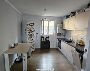Appartement 3 chambres à vendre dans Floresti