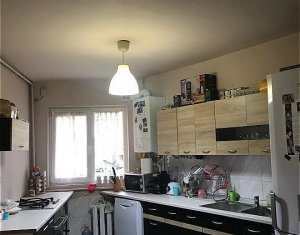 Lakás 4 szobák eladó on Cluj-napoca, Zóna Manastur