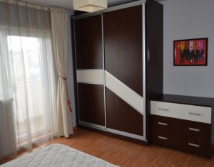 Appartement 4 chambres à vendre dans Cluj-napoca, zone Manastur