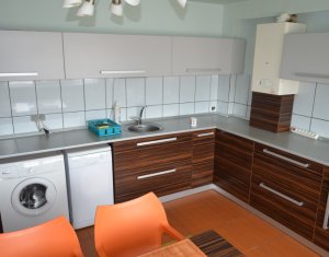 Appartement 4 chambres à vendre dans Cluj-napoca, zone Manastur