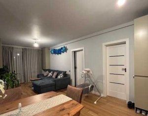 Appartement 3 chambres à vendre dans Cluj-napoca, zone Intre Lacuri