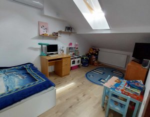 Appartement 4 chambres à vendre dans Cluj-napoca, zone Manastur