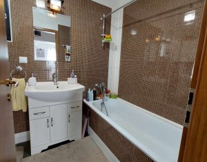 Appartement 4 chambres à vendre dans Cluj-napoca, zone Manastur