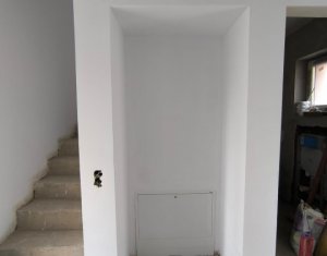 Ház 4 szobák eladó on Floresti