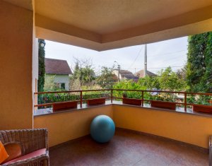 Casa individuala 300 mp, teren 500 mp, zona Piata Engels !