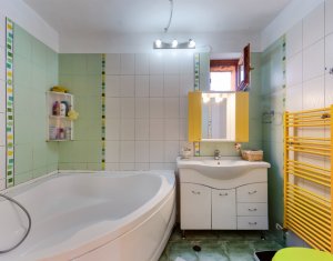 Casa individuala 300 mp, teren 500 mp, zona Piata Engels !