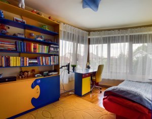 Casa individuala 300 mp, teren 500 mp, zona Piata Engels !