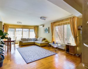 Casa individuala 300 mp, teren 500 mp, zona Piata Engels !