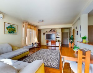 Casa individuala 300 mp, teren 500 mp, zona Piata Engels !